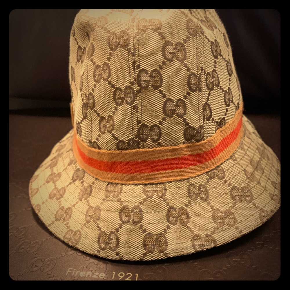Gucci Logo Monogrammed Ribbons Bucket Hat